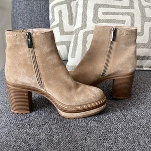 Steve Madden Shaniya Sand Ankle Boots